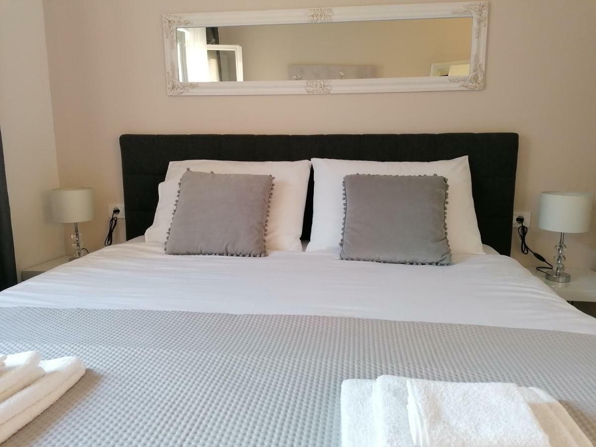 Apartman Luna ชิเบนิก ภายนอก รูปภาพ