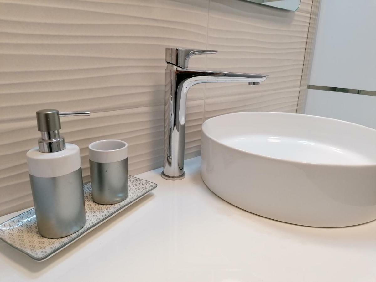Apartman Luna ชิเบนิก ภายนอก รูปภาพ